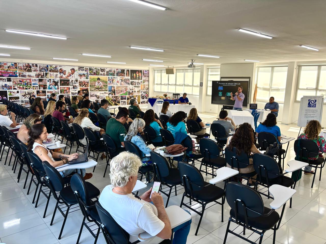 Imagem do público na plenária do CBH-LN em agosto/2026